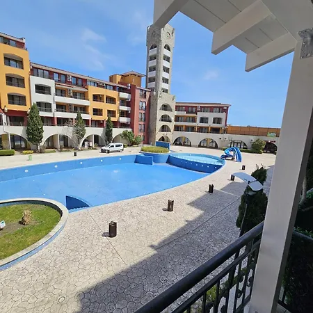 V Tichom Prostredi Marina Cape Ахелой